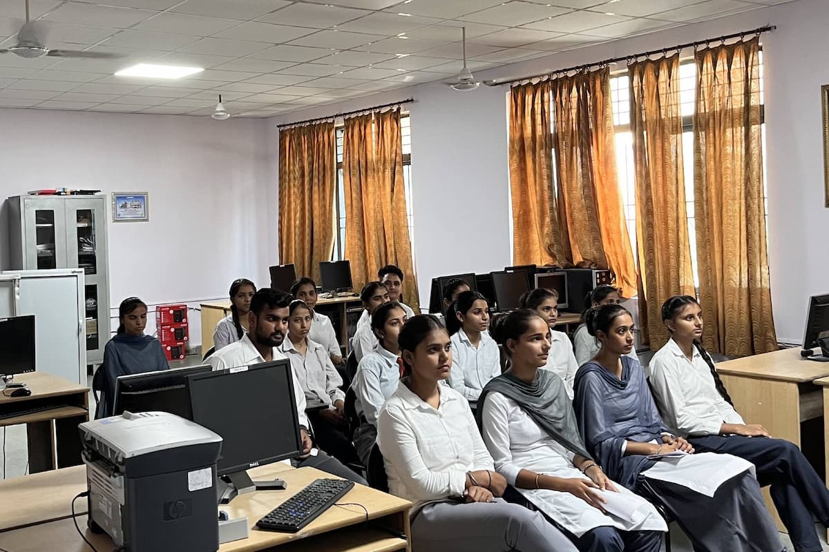 BCA (Bachelor of Computer Application)